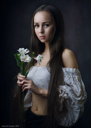 Девушка с альстрёмериями