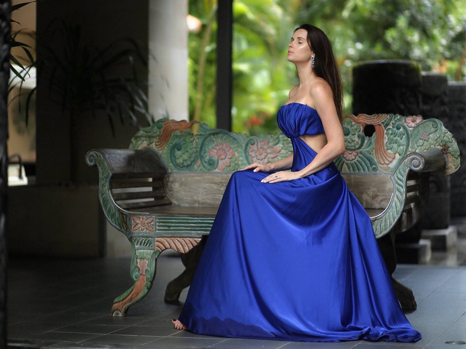 девушка платье кресло, ЛЕВАН ТАВАДЗЕ