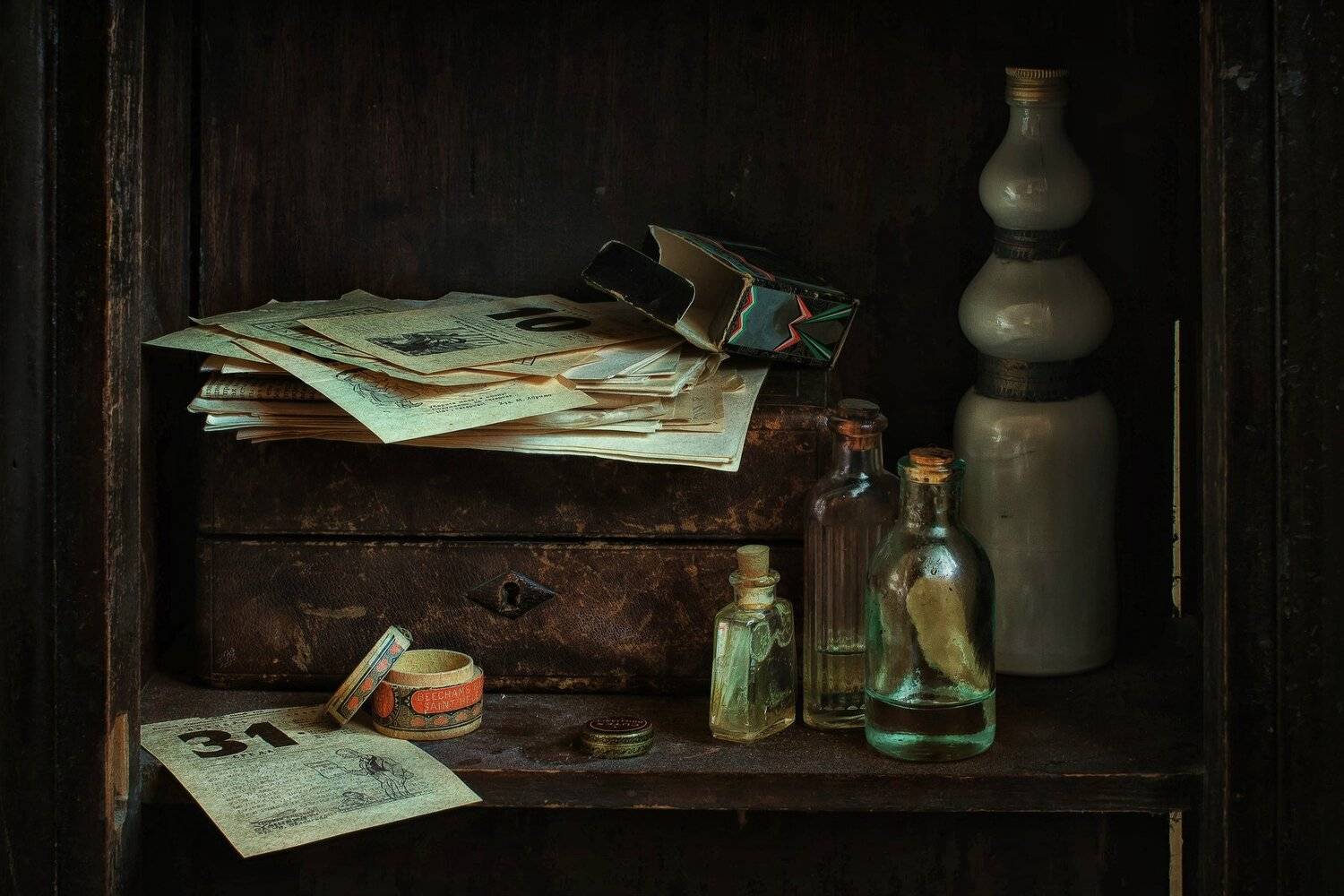 натюрморт, стекло, пузырьки, календарь, Анна Петина