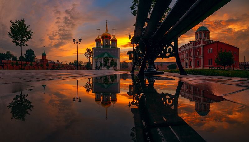 тульский кремль Вид из-под лавки фото превью