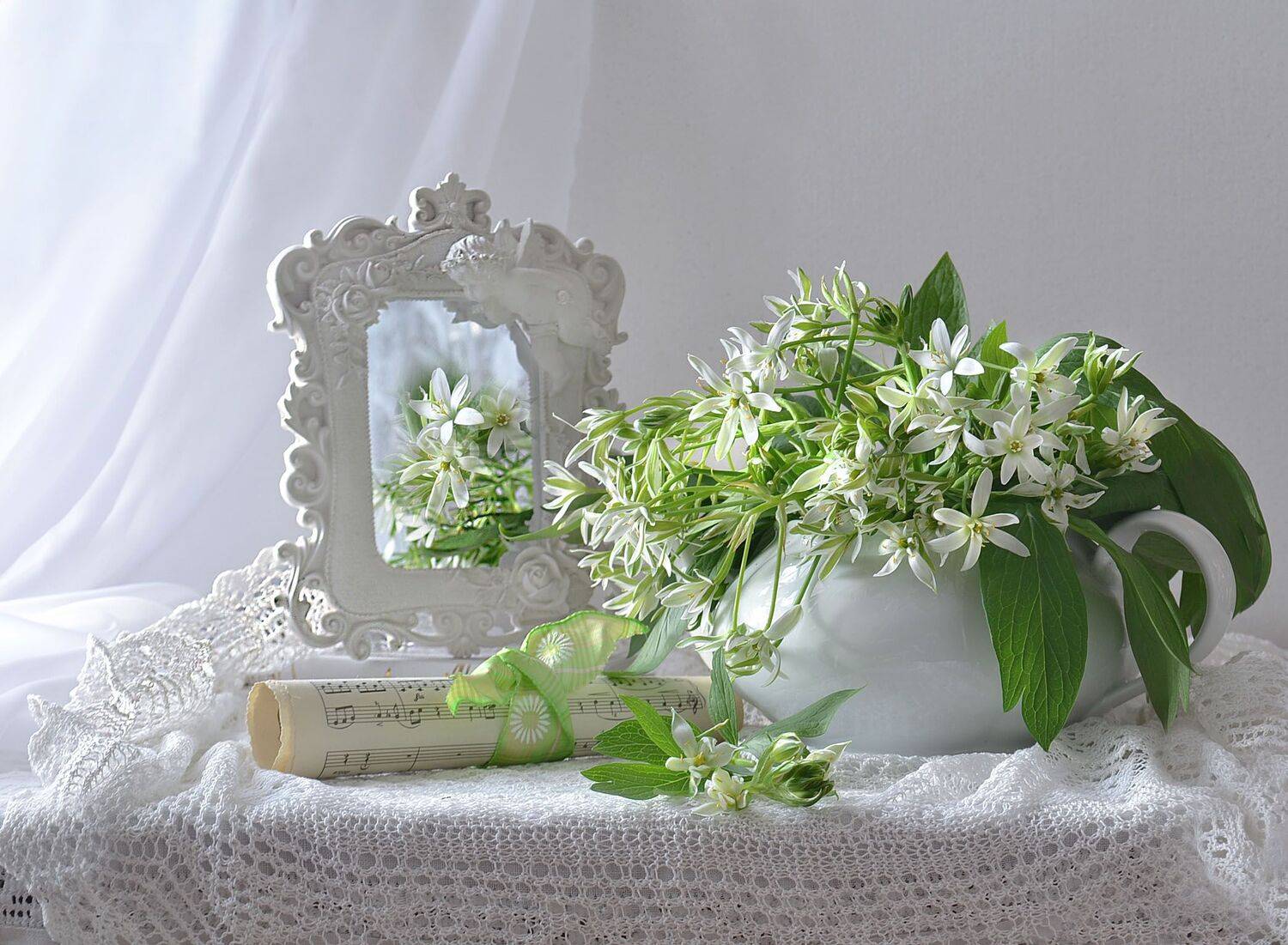 натюрморт, летнее утро, цветы, настроение,  фото натюрморт, зеркало, отражение, Колова Валентина