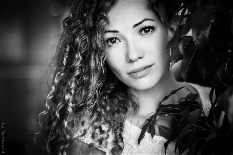 girl,portrait,light,street,beauty,fashion,eyes,moscow,свет,портрет,девушка,москва,blackandwhite,black&white,curly,чернобелое,кудри Alina фото превью