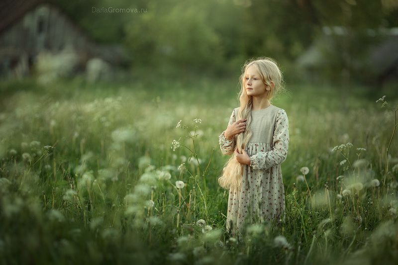 портрет, дарья громова, фотография, фото, фотоарт, фотограф, закат, детский портрет, дети, ребенок, сестры, малыш, девочка, мальчик, детская, фотосессия, фотосъемка, лето, поле, зеленый, цветы Одуванчиковое лето фото превью