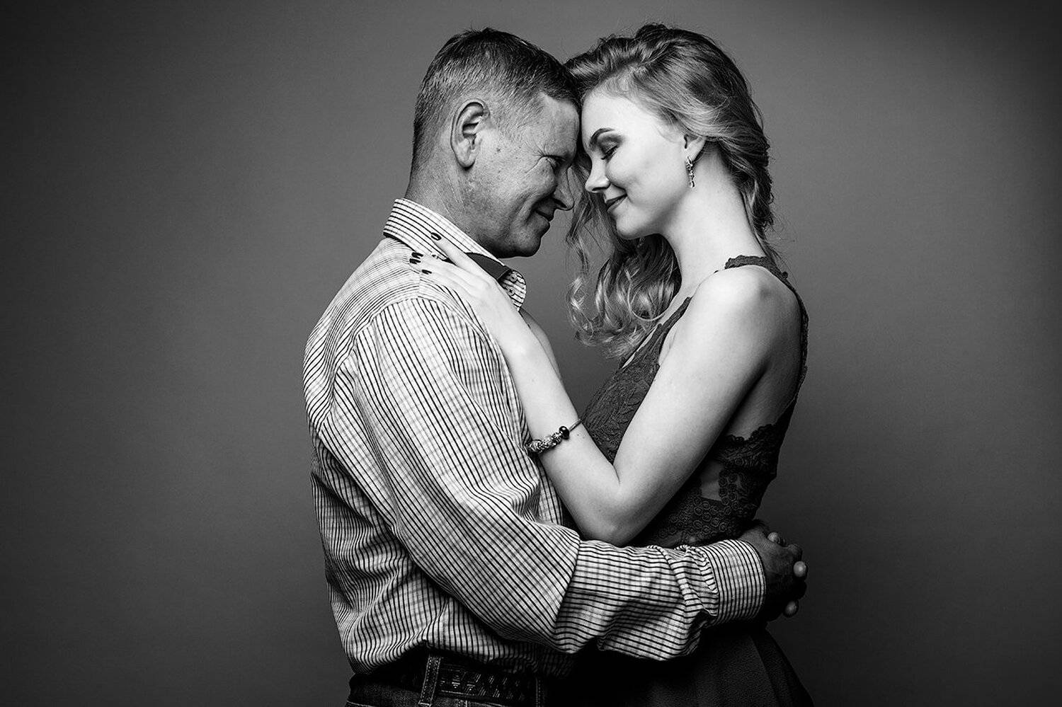 любовь, семья, дочь, отец, папа, взрослая, девушка, чб, Дарья Комарова