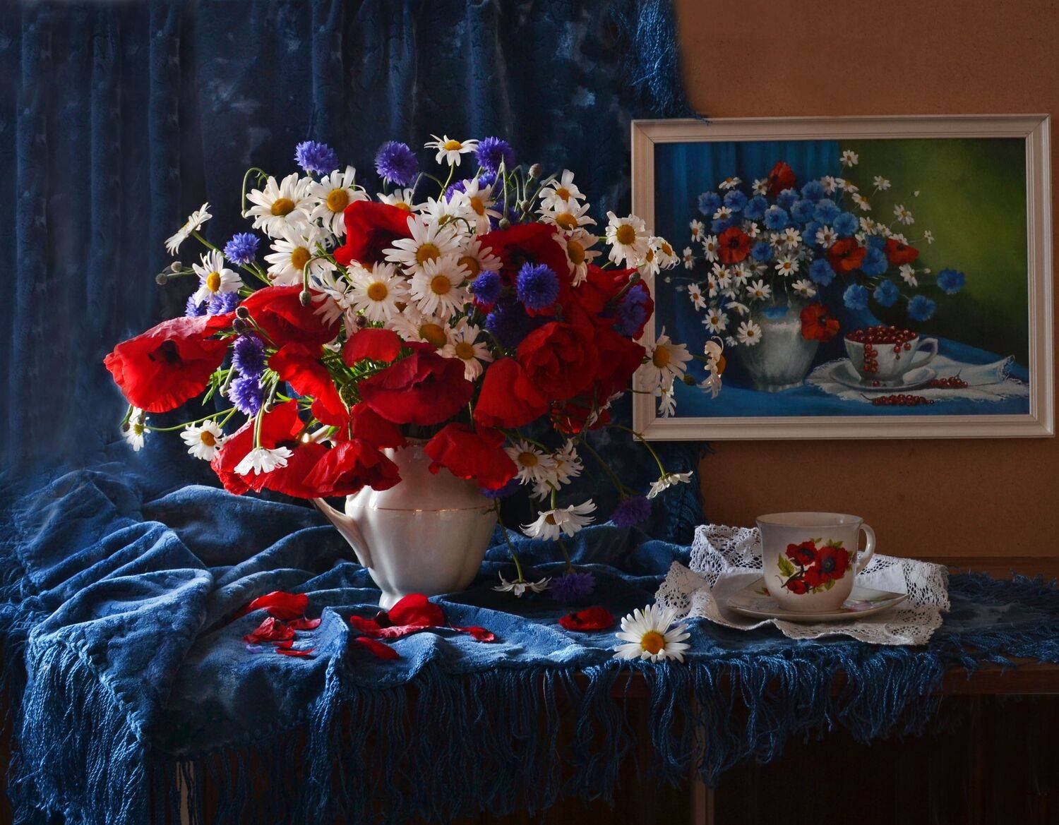 still life, натюрморт, васильки, июль, картина, лето, маки, масло, ромашки, стихи kotena, фарфор, фото натюрморт, холст, цветы, Колова Валентина