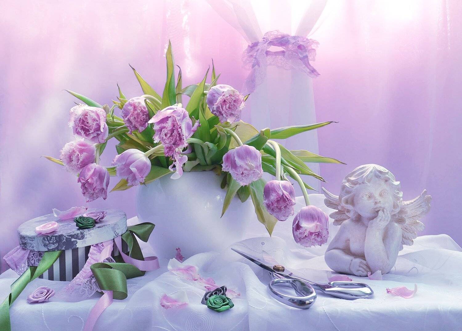 натюрморт, ангел, зима,  тюльпаны, уходящий февраль, фото натюрморт, цветы, Колова Валентина