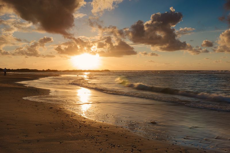 Средиземное море, небо, камни, вода, песок, облака, море, пляж, парк, шторм, национальный парк, израиль, север, закат, солнце, ветер, брызги, волны, весна, природа, пейзаж, лучи,  Средиземное море фото превью