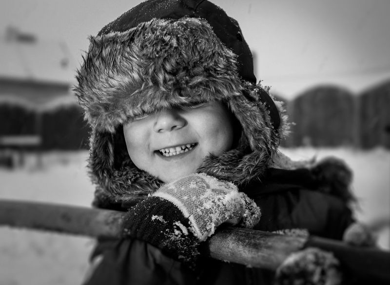 bw, портрет, canon, черно-белое, ребенок, улыбка, настроение let it snow фото превью
