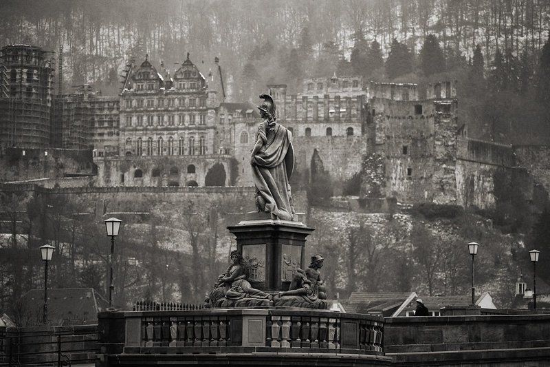 Развалины старого города... фото превью