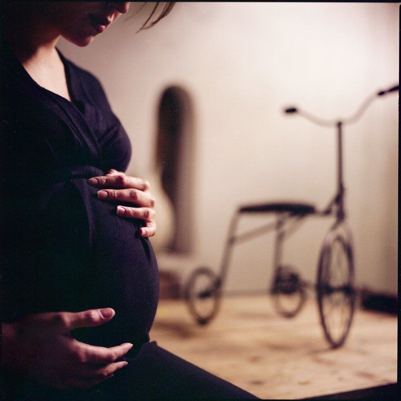 hasselblad, woman, pregnant, bicycle futures фото превью