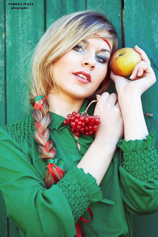 літо, яблука, ванна, зелений, Краснобоке літечко зів’яло, яблуком скотилось за поріг. фото превью