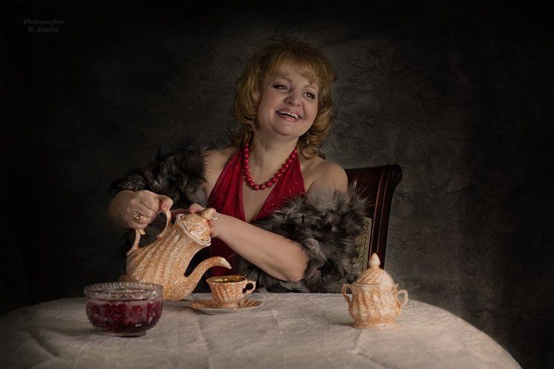 У хозяйки хорошее настроение фото превью