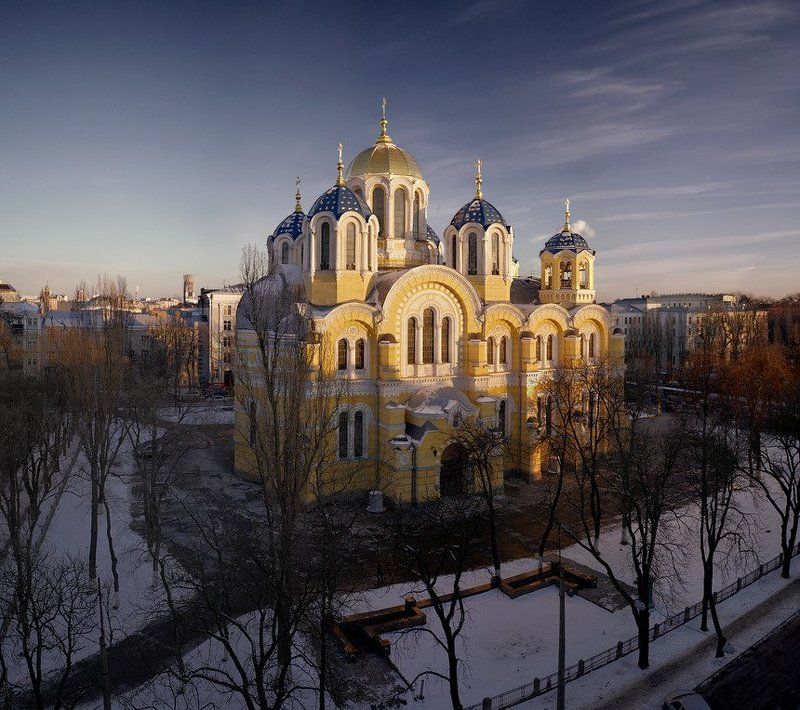 Владимирский собор провожает день фото превью