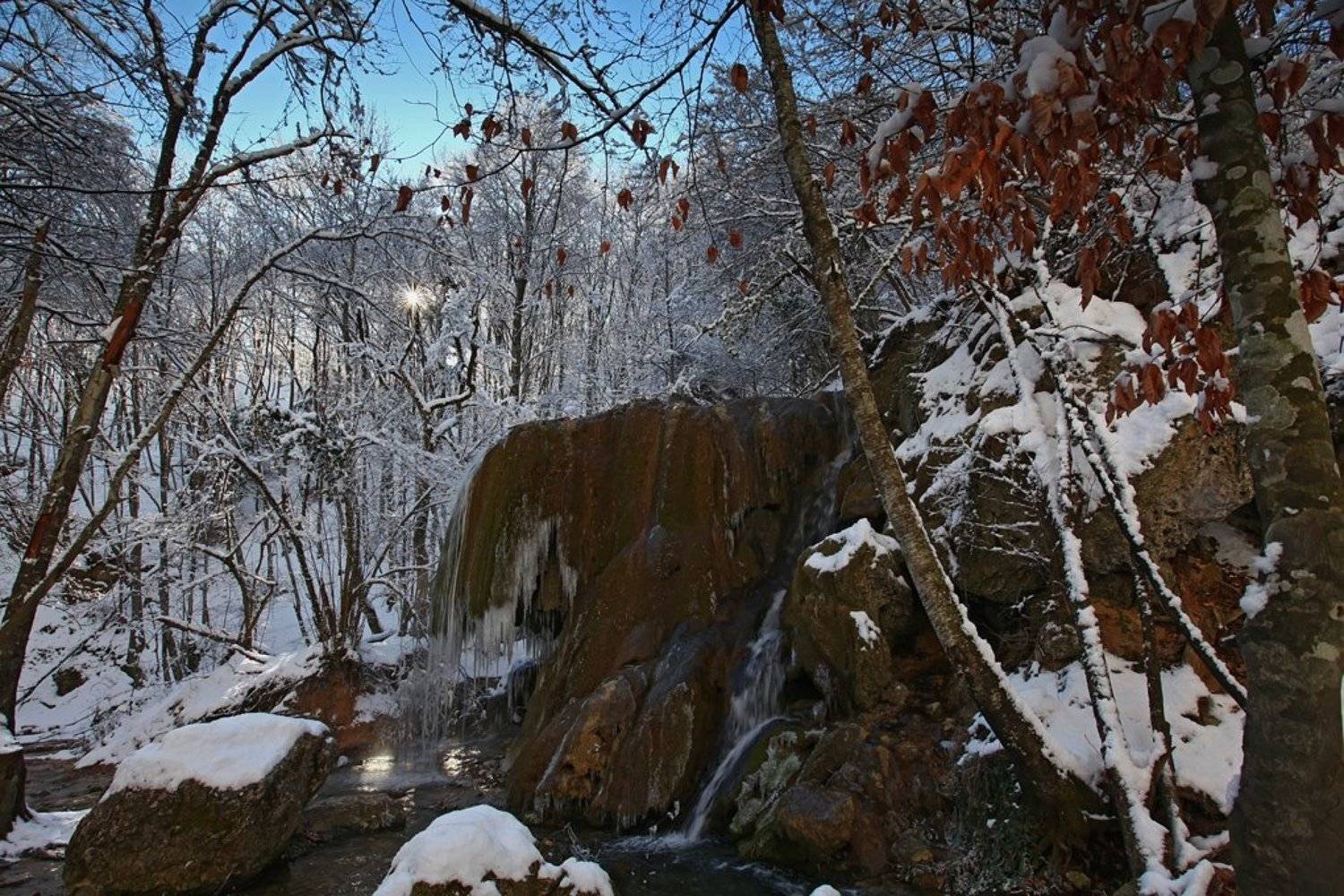 крым, водопад, зима, ручей, вода, лес, деревья, снег, солнце, пейзаж, природа,, Сергей Шульга