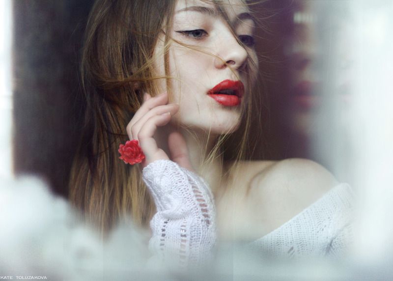 портрет,девушка,автопортрет,ветер,нежность,губы ... фото превью
