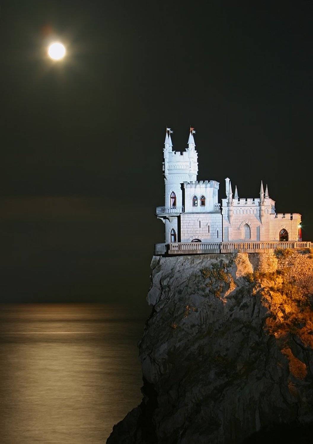 крым, ночь, луна, море, скала, мыс, памятник, ласточкино гнездо,, Сергей Шульга