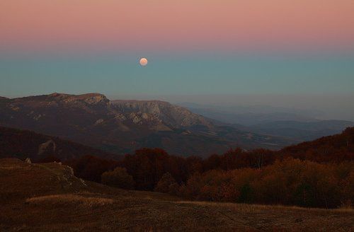 вечер в горах, восход луны