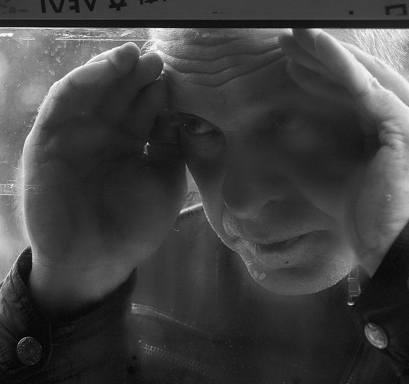 ЗА СТЕКЛОМ фото превью