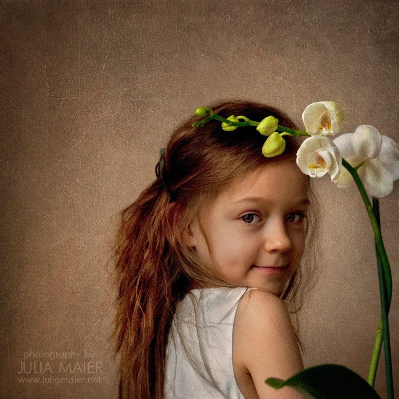 girl with orchid фото превью