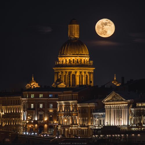 Рассвет луны