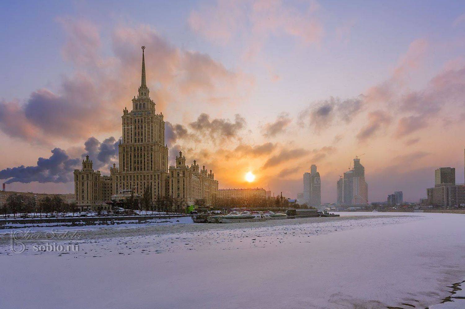 гостиница Украина, Москва, зима, вечер, закат, Москва-река, hotel Ukraine, Moscow, winter, evening, sunset, Moscow River,, Соболев Игорь