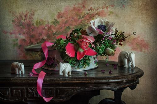 Анемоны и слоники