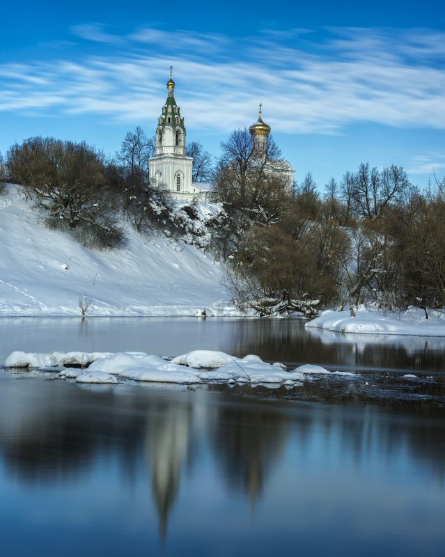 пейзаж, россия, подмосковье, природа, путешествие, небо, церквушки, вера, река, зима Церковь Преображения Господня. фото превью