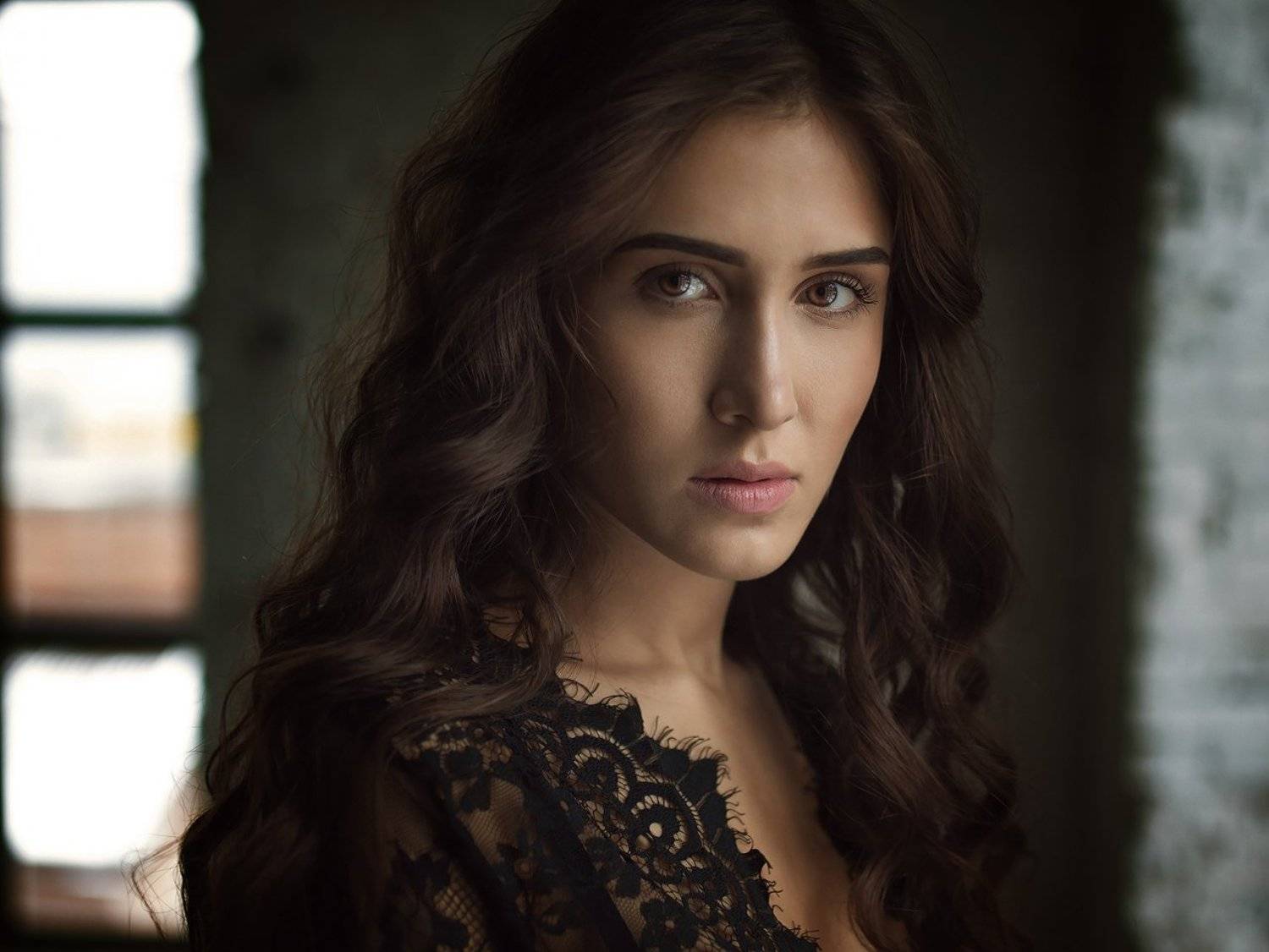 портрет , девушка, окно, свет , модель,тонировка, Александр Губель