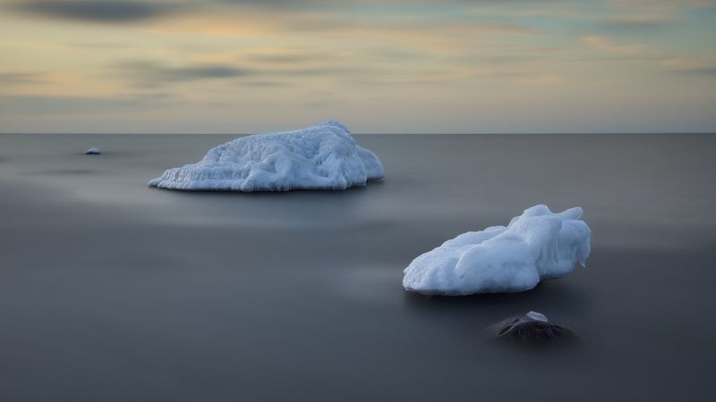 Icebergs фото превью