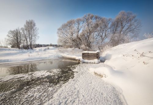 Морозное утро у источника