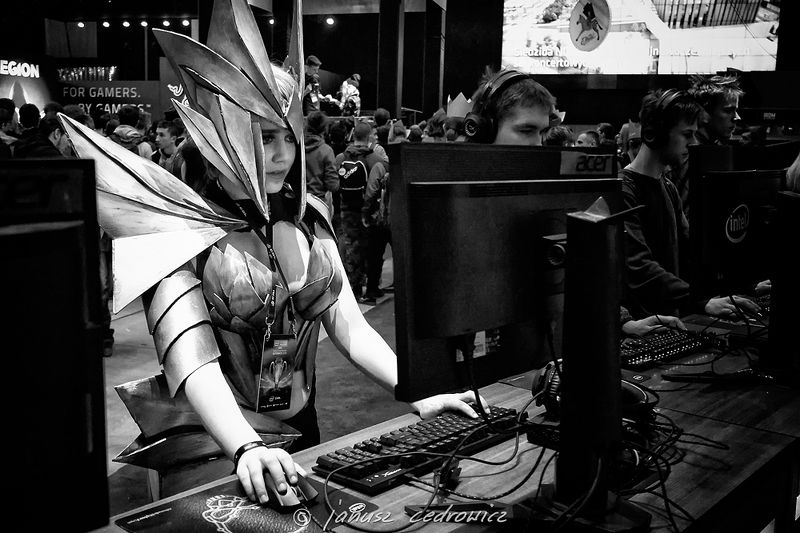 iem,intel, extreme, masters, katowice, silesia, computer, games, gaming, esport, esl, cosplay, cosplayer intel extreme masters katowice фото превью