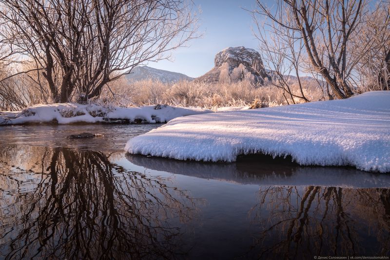 #Russia #Siberia #Altai #altaikrai #rock #mount #mountain #mountains #clouds #snow #winter #landscape #mountainlandscape #reserve #Tigirek #TigirekReserve #пейзаж #Алтай #Тигирек #гора #горы #river #water Пограничье фото превью
