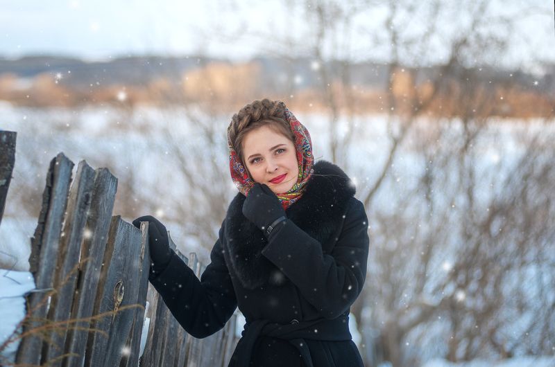 зима.снег. холодно. девушка. русская красавица. Зимняя прогулка фото превью