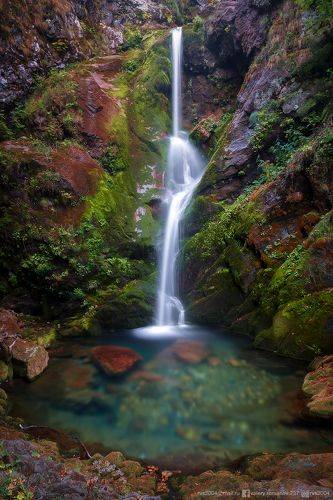 Waterfall in green – Водопад в зеленом