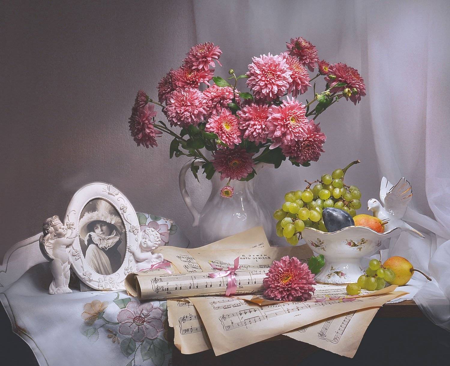 still life, натюрморт , ноты, портрет, романс, стихи, фото натюрморт, хризантемы, цветы,, Колова Валентина