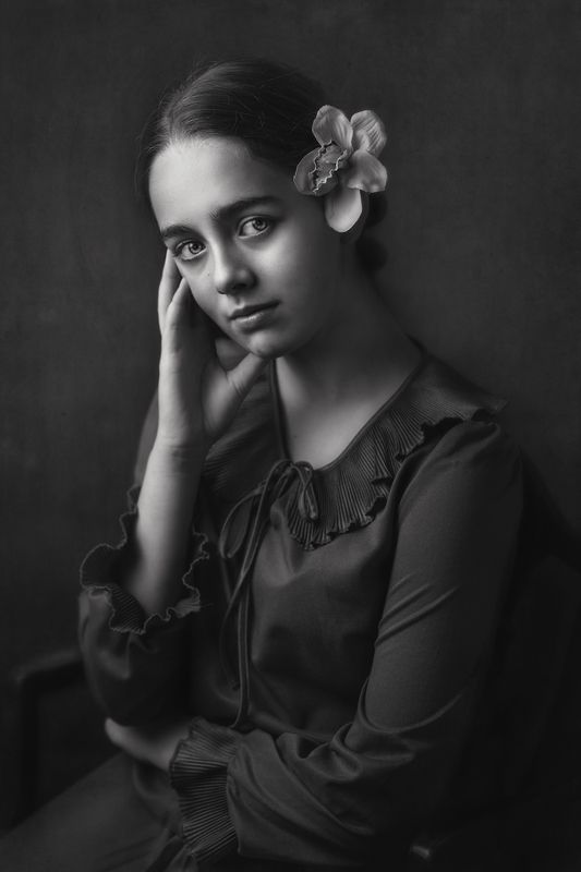 Tia in black and white.. фото превью