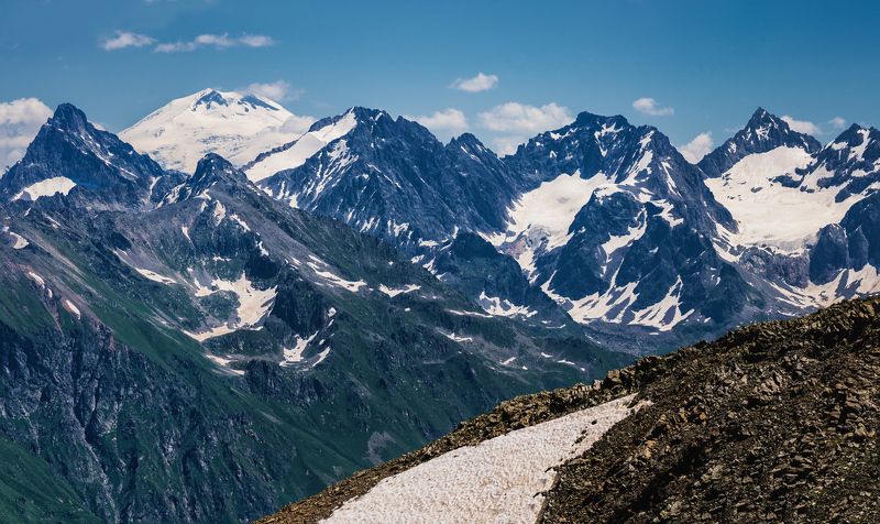 И дедушка Эльбрус на заднем плане... фото превью