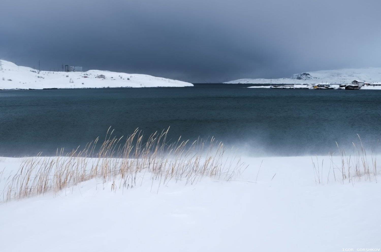 баренцево море,териберка,утро,зима,крайний север,заполярный круг,пейзаж,россия,,берег,снег,лёд,позёмка,ветер,тучи,непогода,шторм, Горшков Игорь