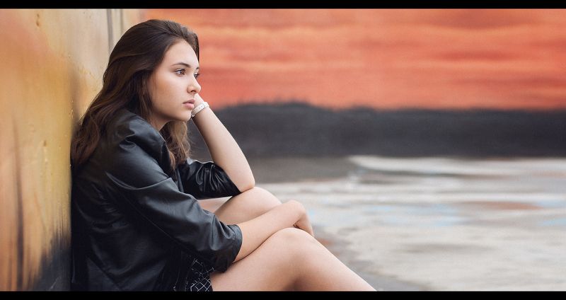 female, girl, woman, teen, teenager, people, portrait, young, youth, cute, pretty, beauty, beautiful, young, youth, lifestyle, fashion, style, city, urban, street, brunette, colors, town Colors фото превью