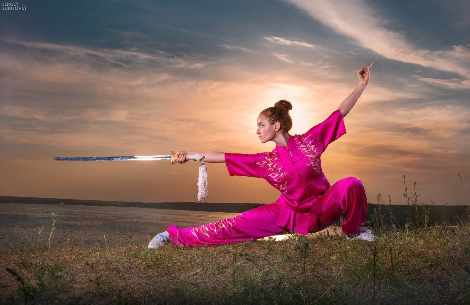 ушу, кунгфу, кунфу, меч, девушка-воин, воительница, фентези, девушка на закате, wushu, Сергей Суховей