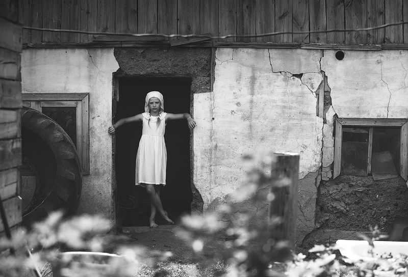 дети,собака,одиночество, друг, село, лето,каникулы,ребенок, баня,старый дом, развалины, дом Настасья! фото превью