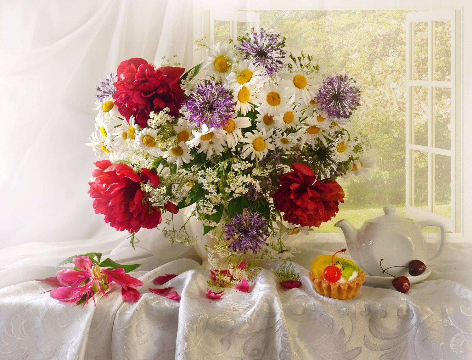still life, натюрморт , июнь, к завтраку, лето, пионы, пирожное, ромашки, утро, фарфор, фото натюрморт, цветы, чайник, Колова Валентина