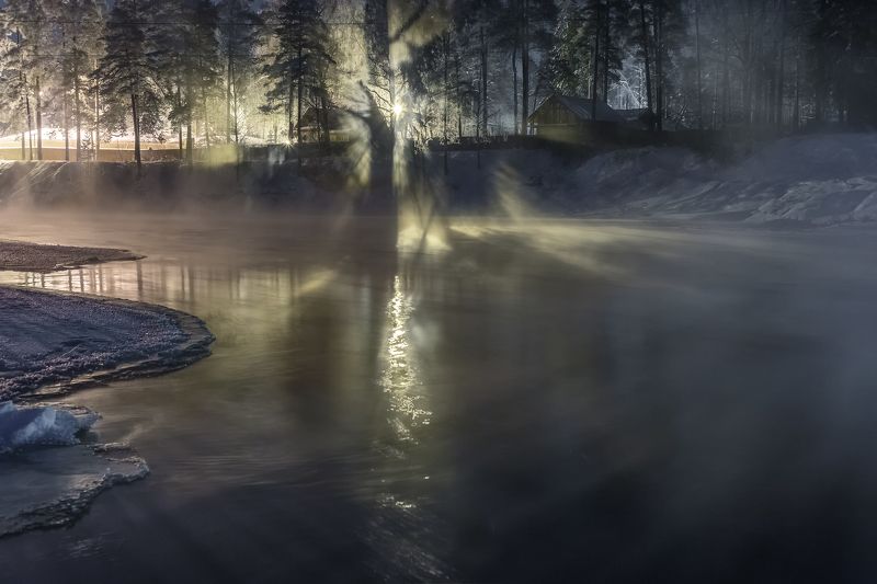 Дыхание реки в морозную ночь. фото превью