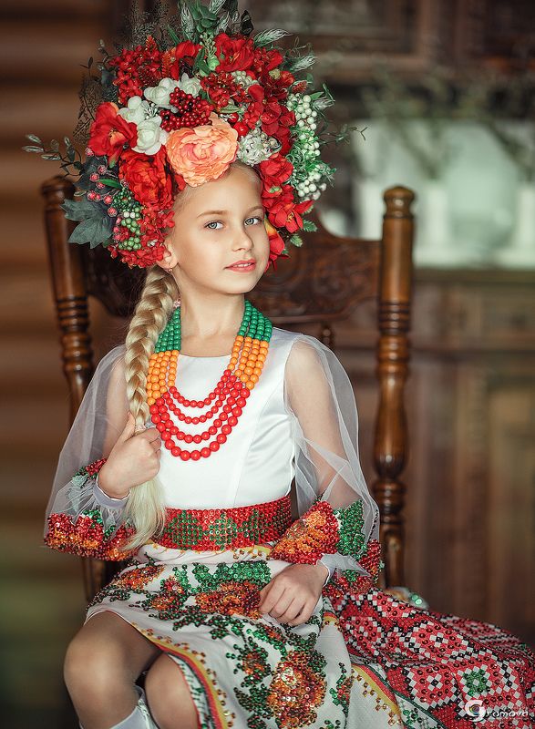 украиночка, венок, вышиванка, национальный костюм, весна, девочка, цветы, головной убор, национальный Соня фото превью
