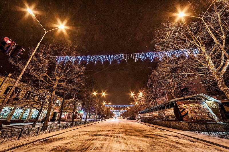 город, ночь, огни, зима, снег.  Огни ночного города. фото превью