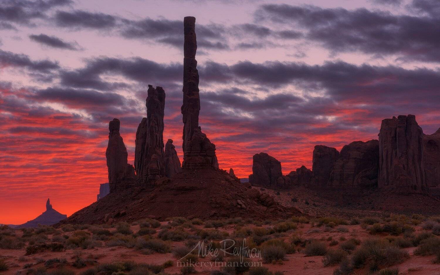 yei-bi-chei, totem pole, monument valley, arizona, usa, Майк Рейфман