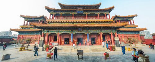 Тибетский буддийский храм Юнхэгун («Дворец мира и гармонии, храм Ламы»).