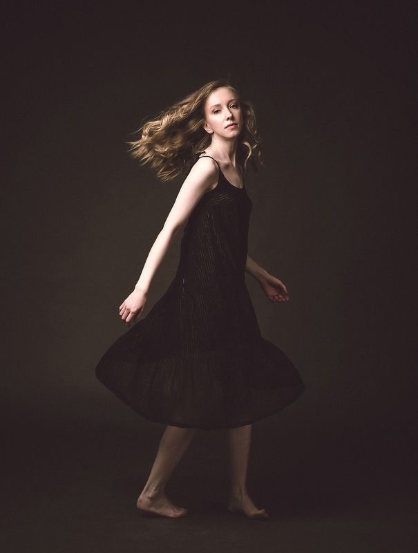 Танцующая  темноте фото превью