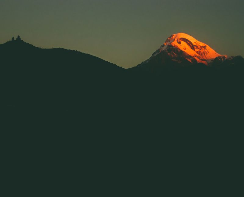 Gergeti Trinity church and mount Kazbek фото превью