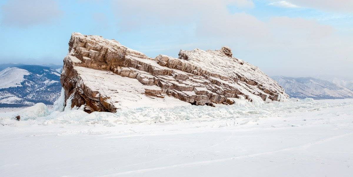 Байкал, остров, озеро, лед, зима, снег, скала, камни, Сергей Козинцев